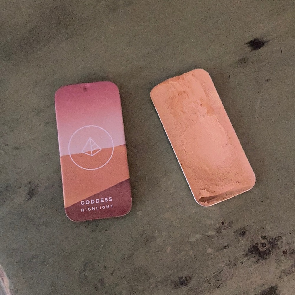 Sient/Maskcara Goddess highlight